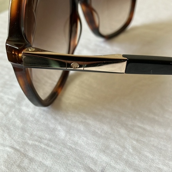 Kate Spade: Joslyns Brown tortoise with gold tone- brown gradient lenses- flaw - Picture 7 of 16